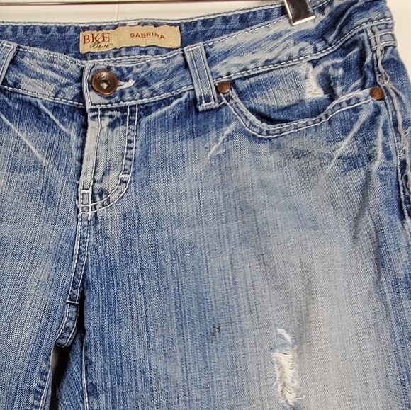 Bke Sabrina  bermuda style factory distressed shorts size 28 - Picture 8 of 16